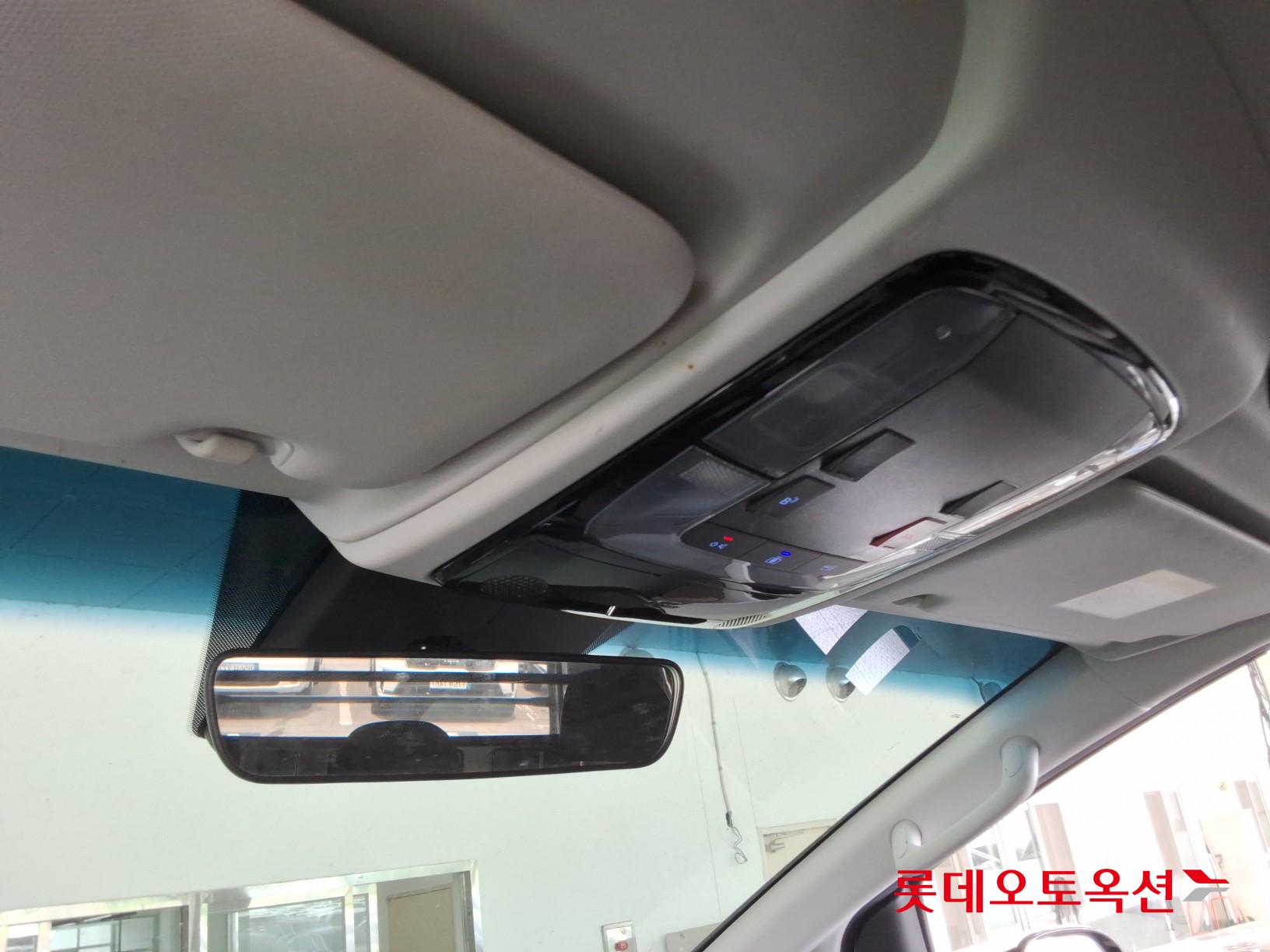 2023 - hyundai staria
