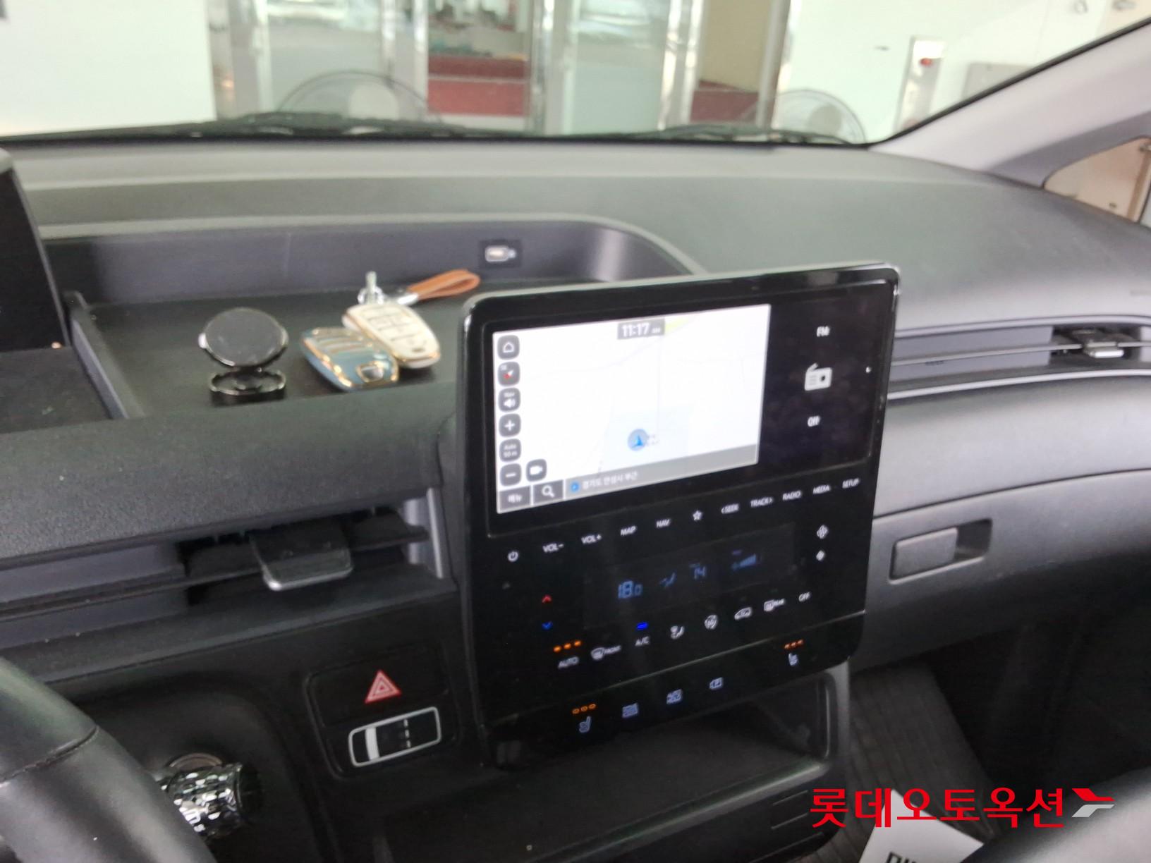 2023 - hyundai staria