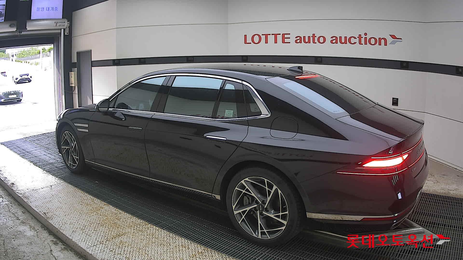 2023 - genesis g90