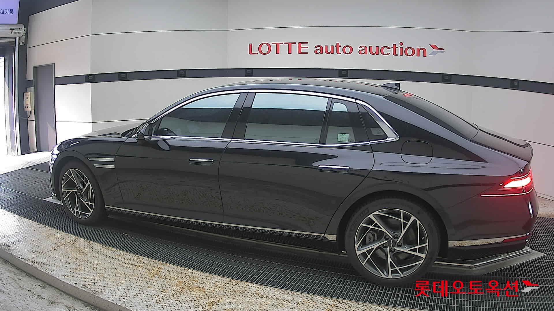 2023 - genesis g90