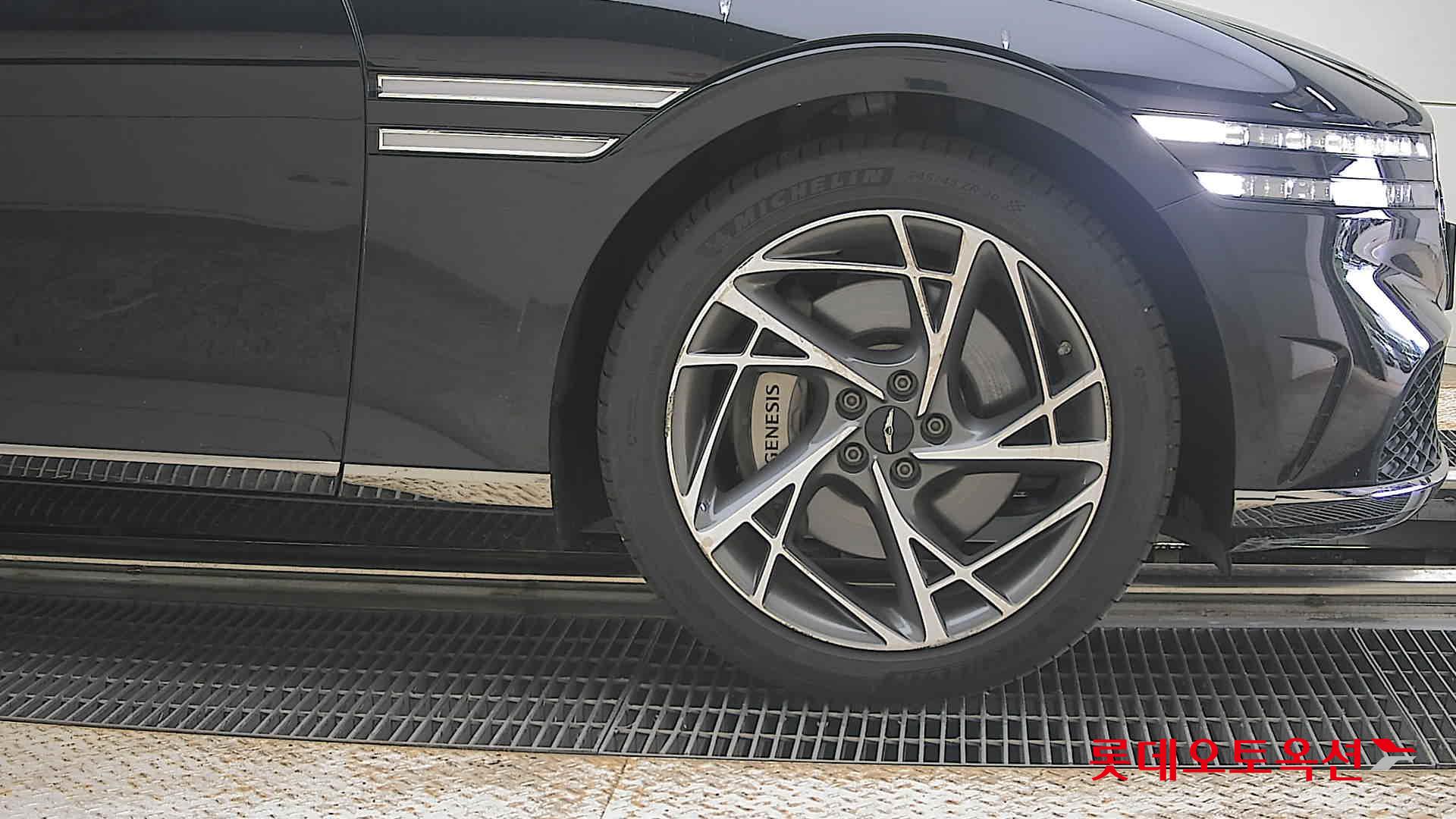 2023 - genesis g90