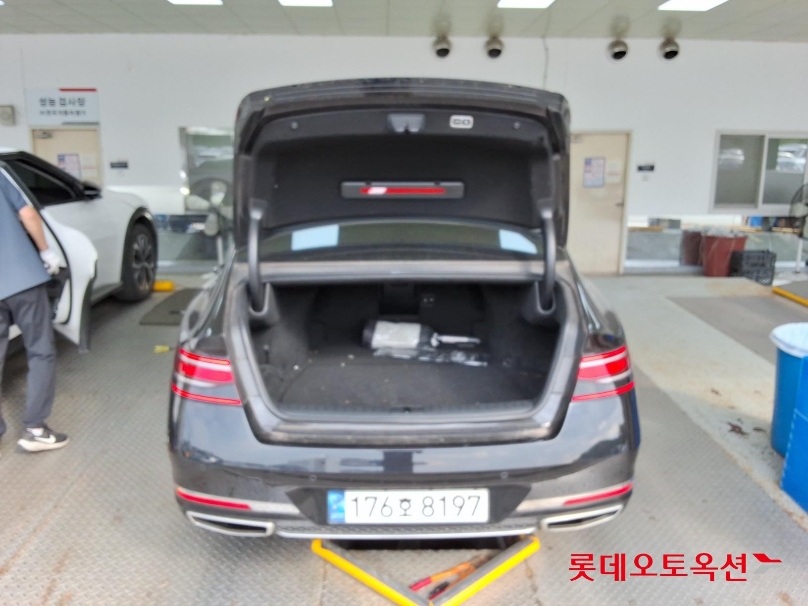 2023 - genesis g90