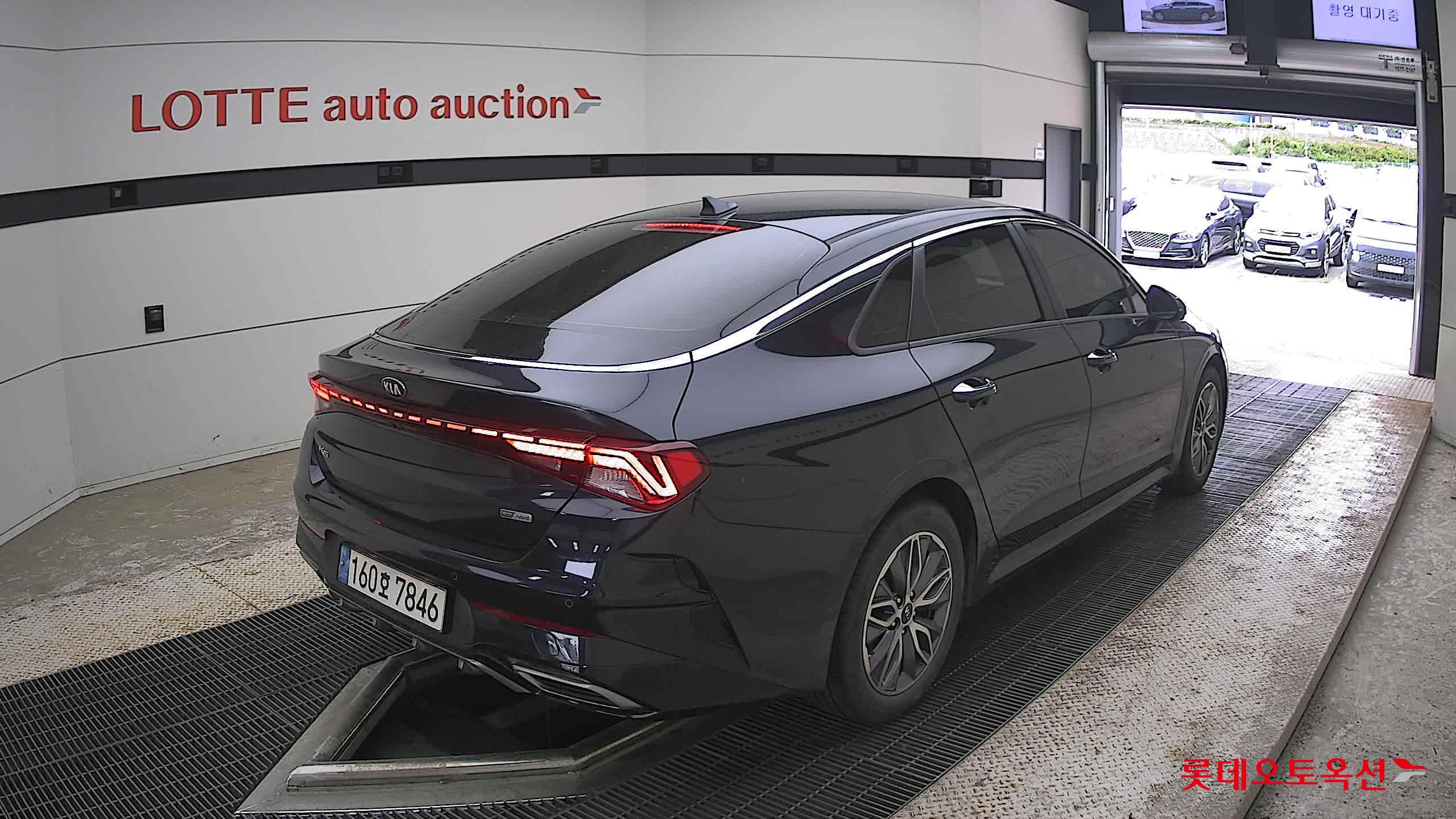 2021 - kia k5