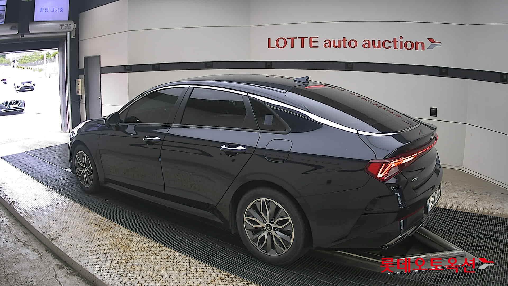 2021 - kia k5