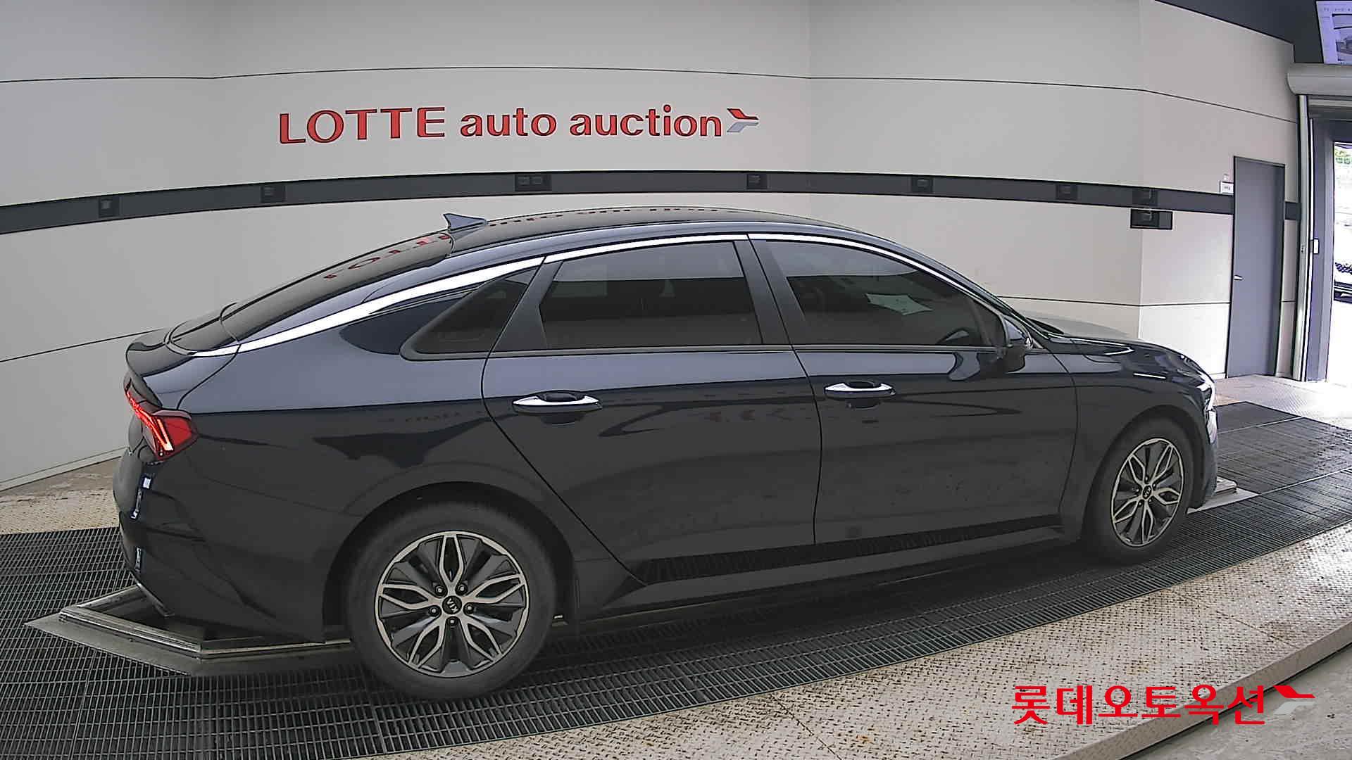 2021 - kia k5