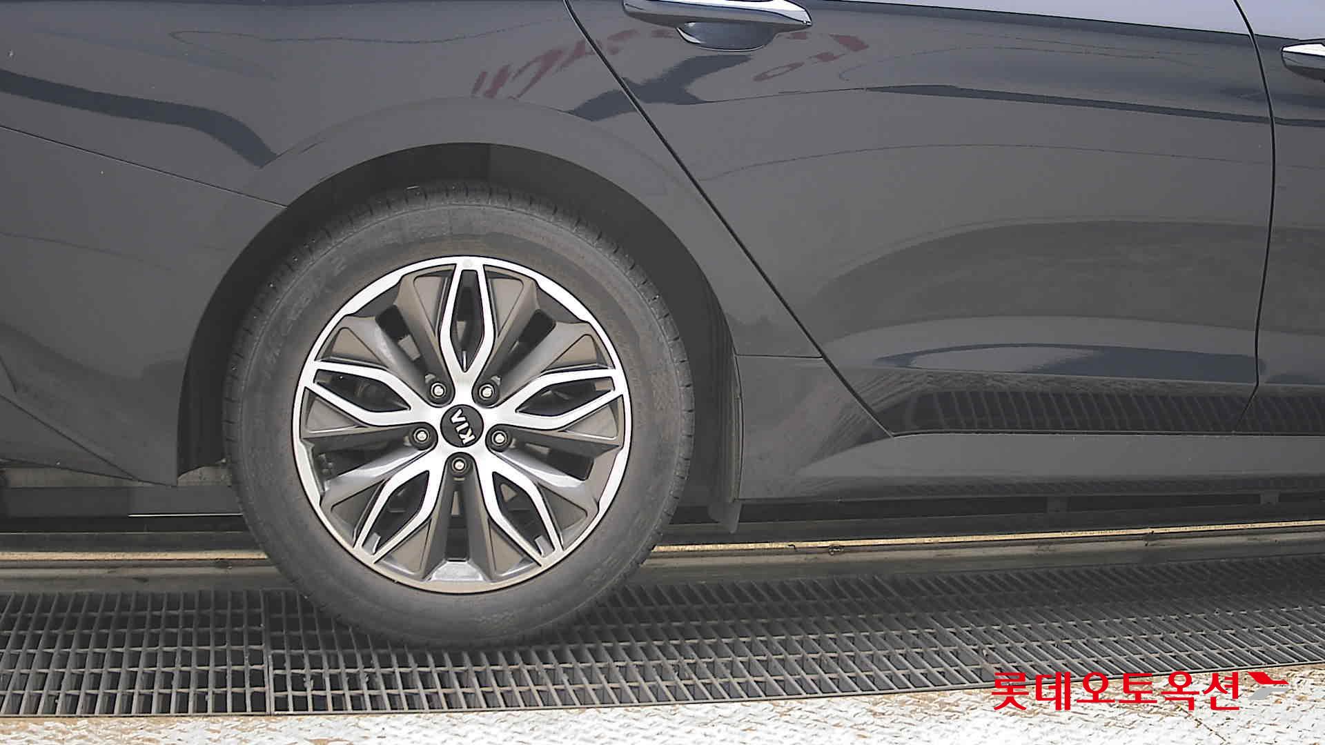 2021 - kia k5