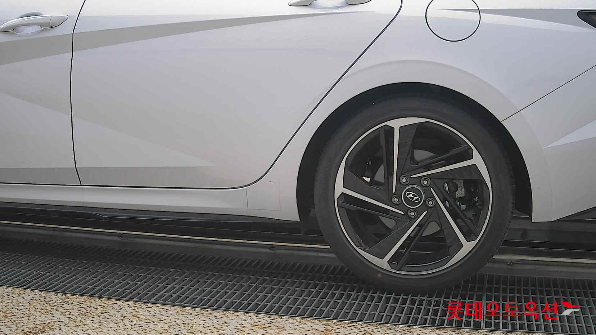 2021 - hyundai avante