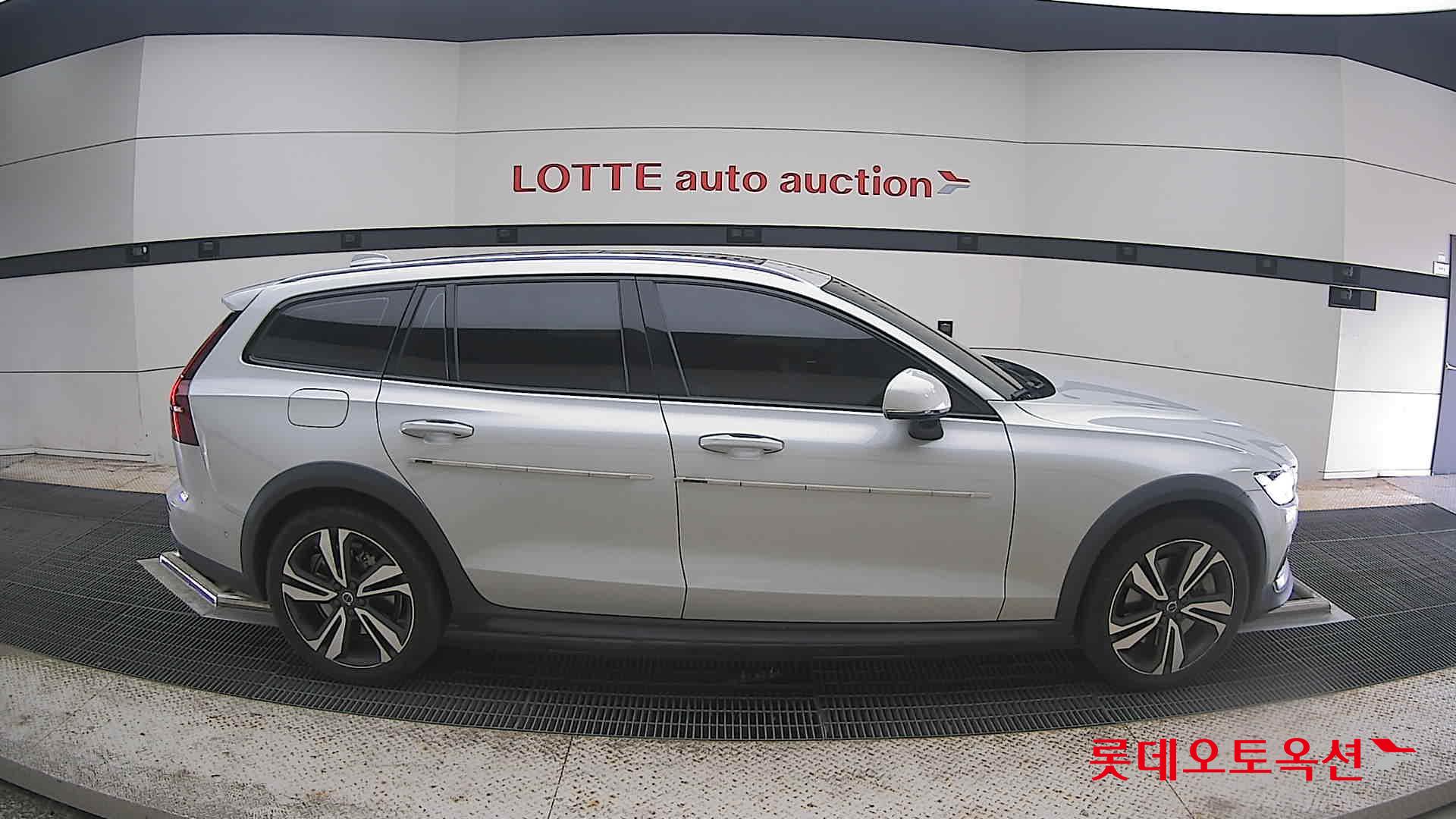 2020 - volvo v60