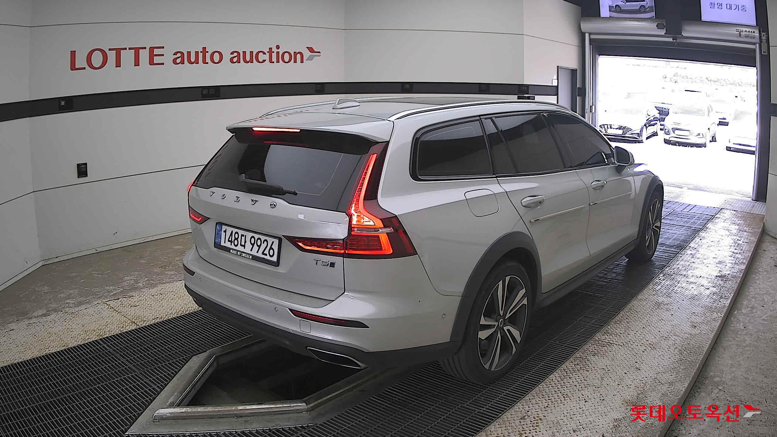 2020 - volvo v60