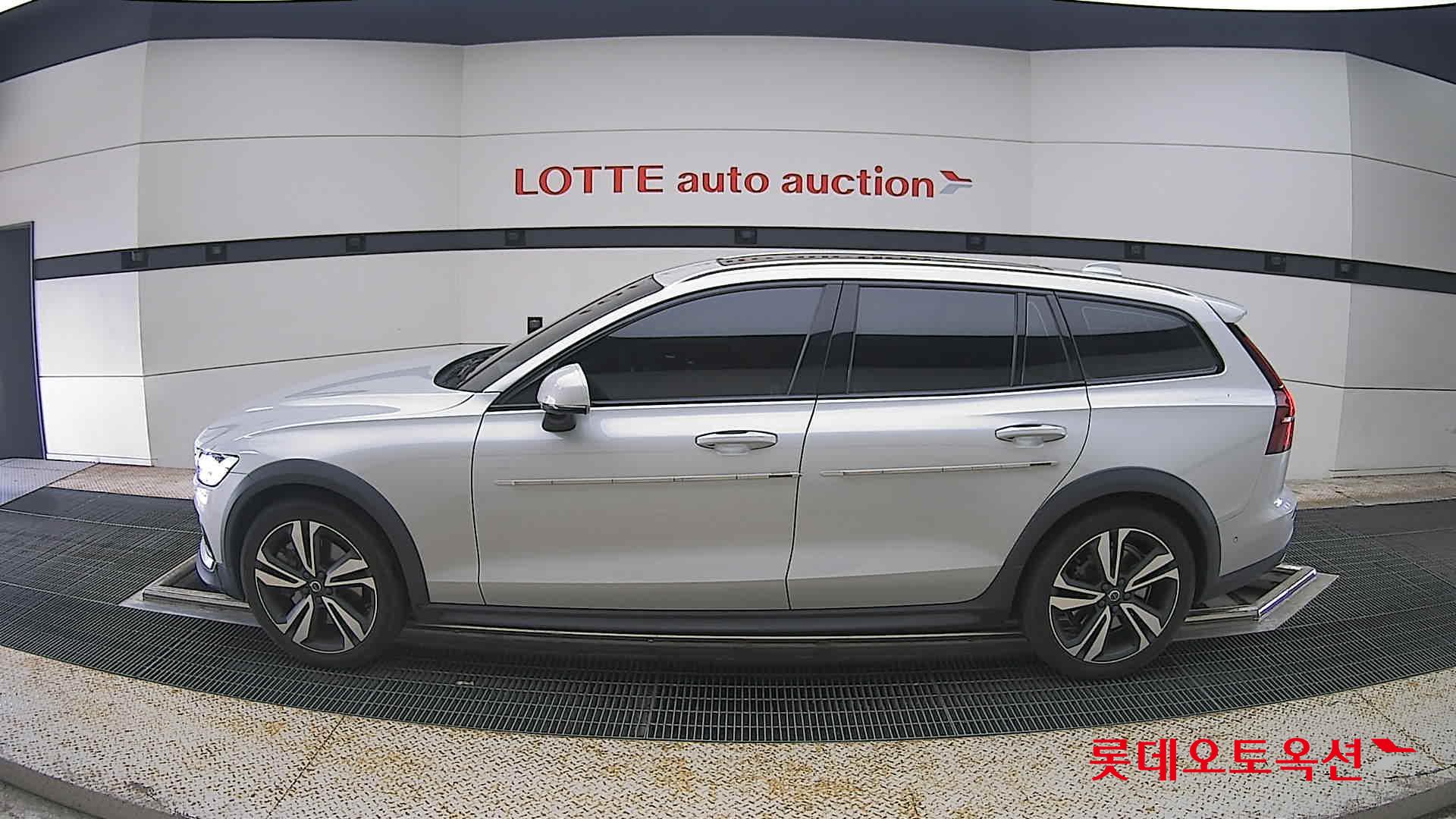 2020 - volvo v60