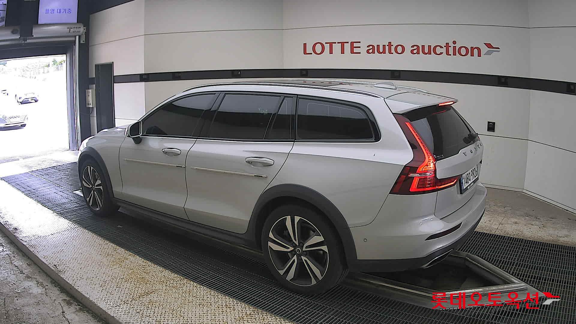2020 - volvo v60