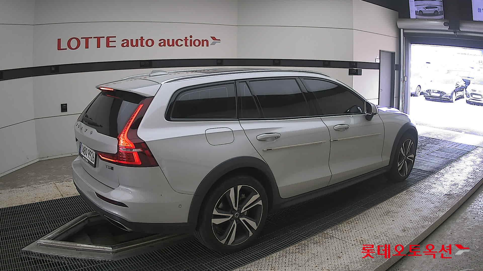 2020 - volvo v60