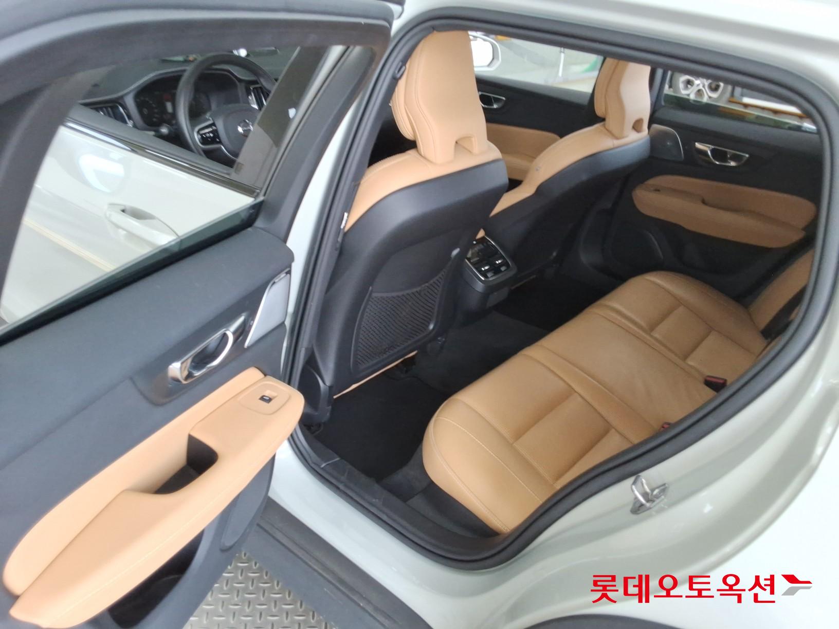 2020 - volvo v60