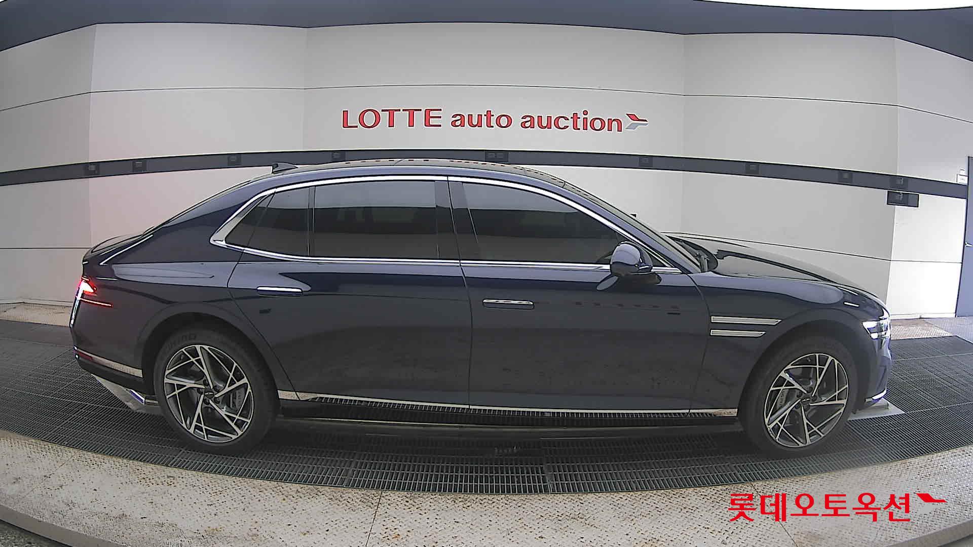 2022 - genesis g90