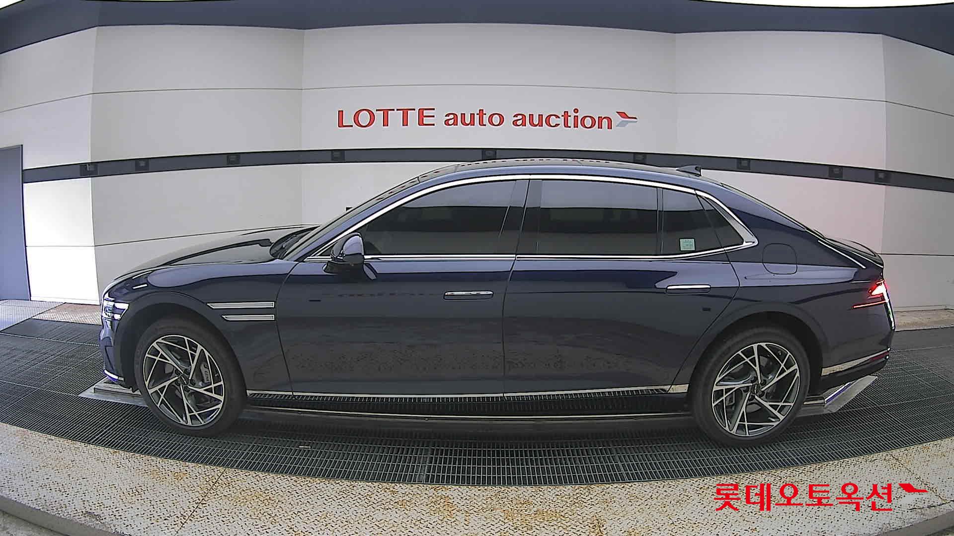 2022 - genesis g90