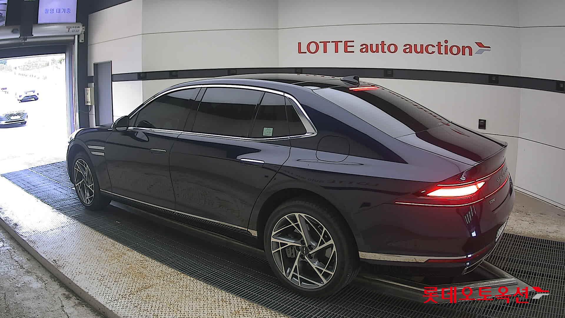 2022 - genesis g90
