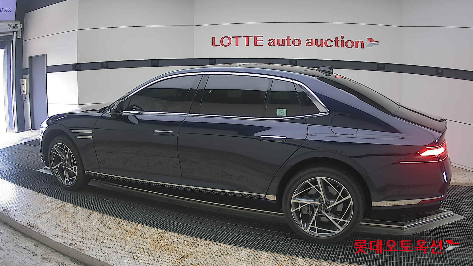 2022 - genesis g90