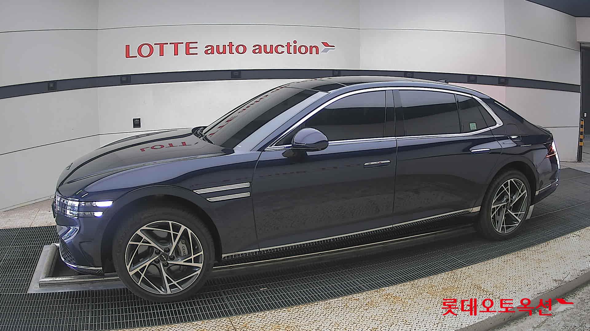 2022 - genesis g90