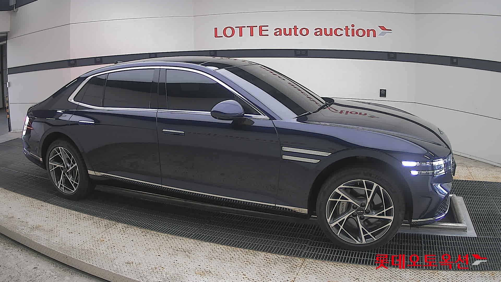 2022 - genesis g90