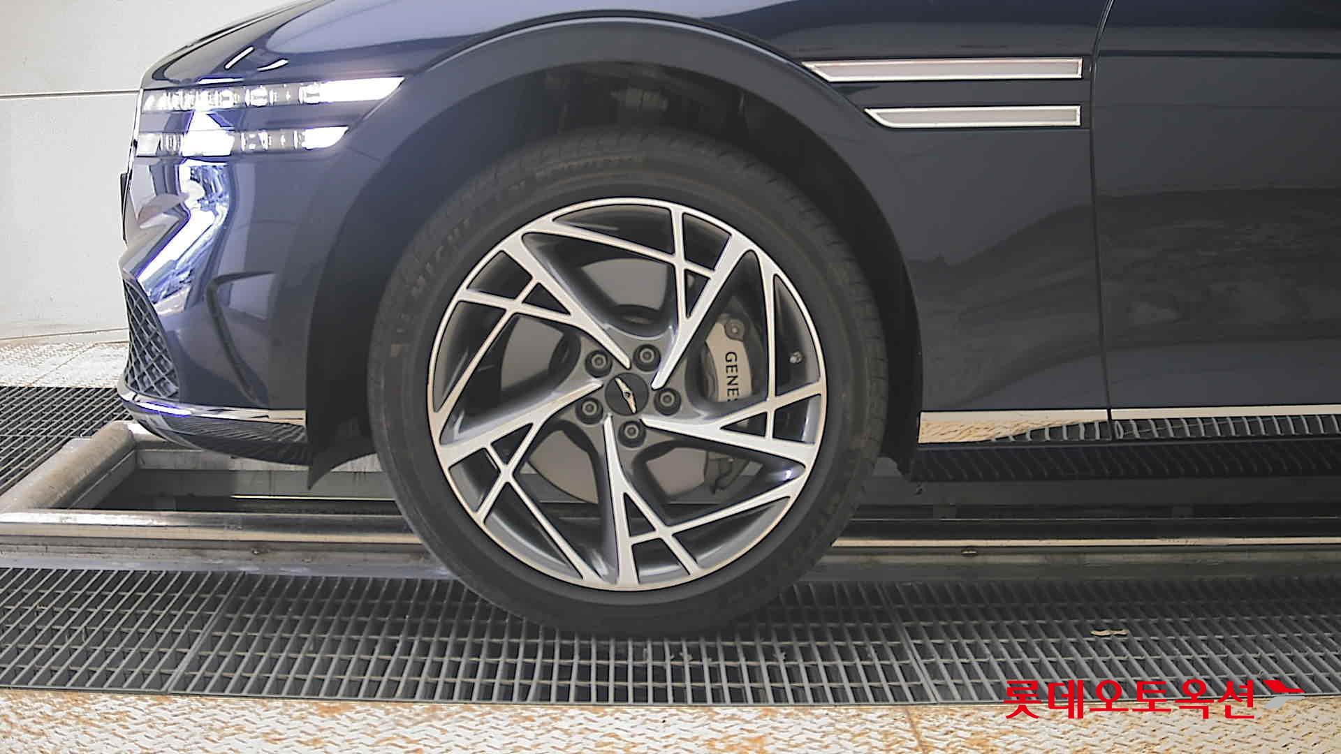 2022 - genesis g90
