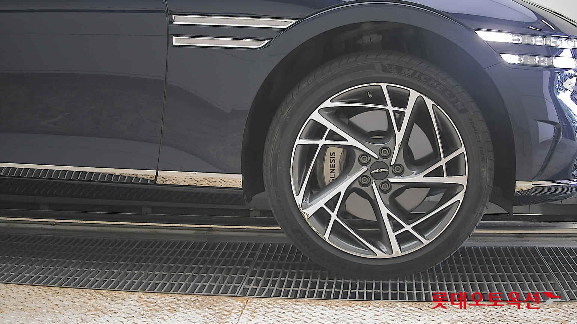 2022 - genesis g90