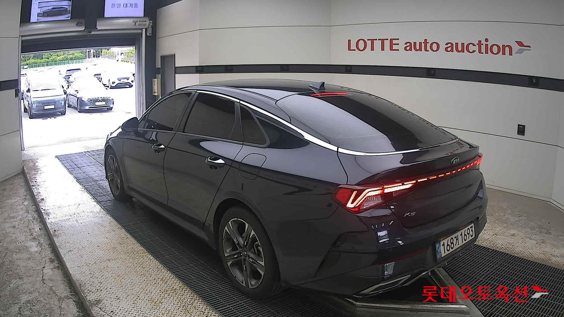 2021 - kia k5