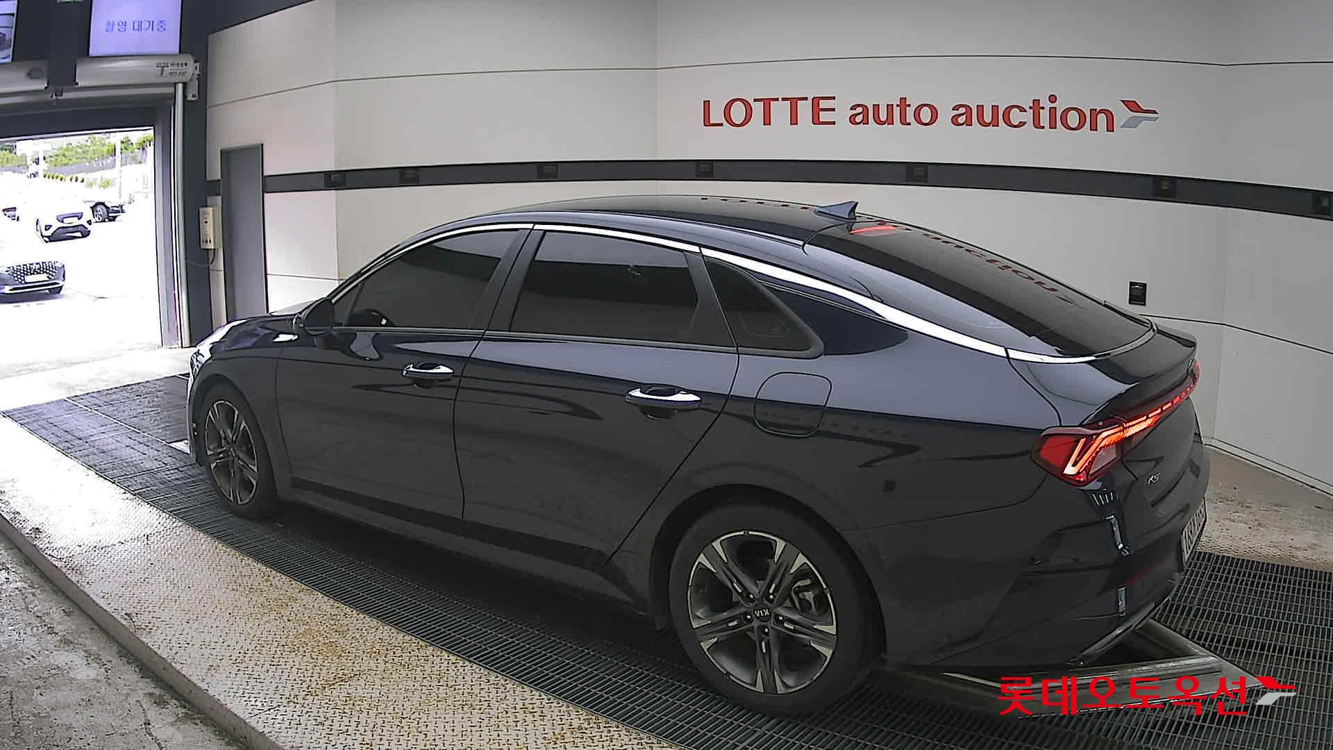 2021 - kia k5