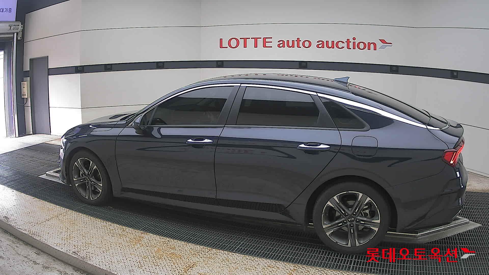 2021 - kia k5