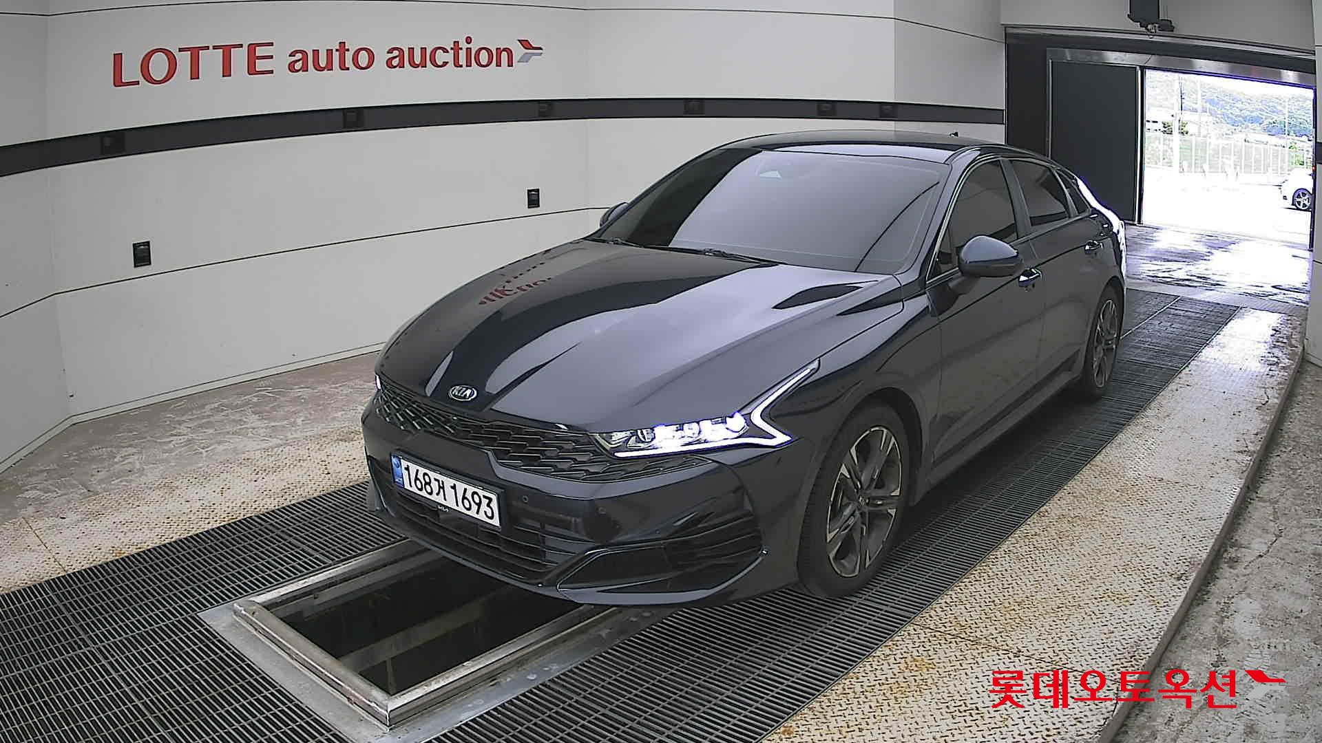 2021 - kia k5