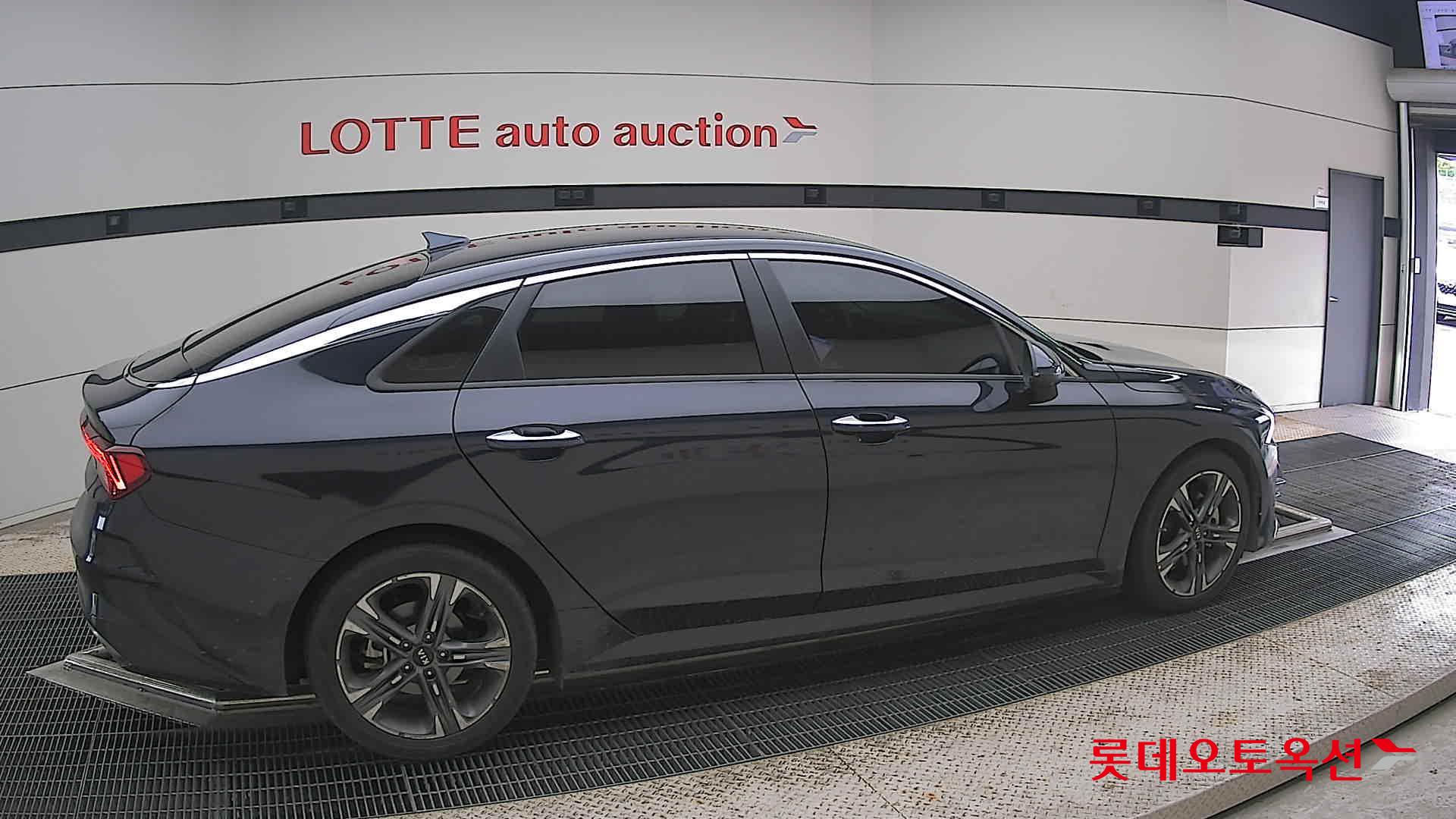 2021 - kia k5