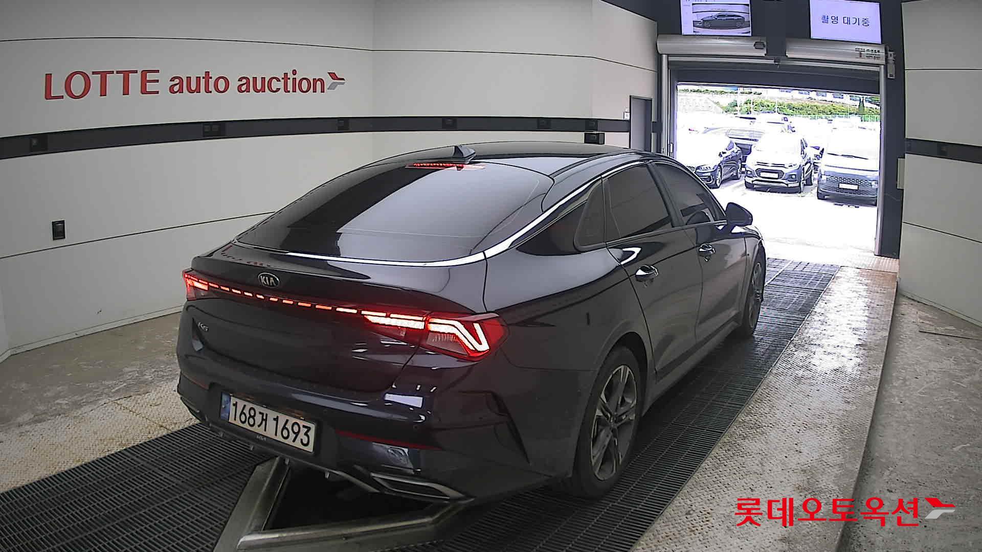2021 - kia k5