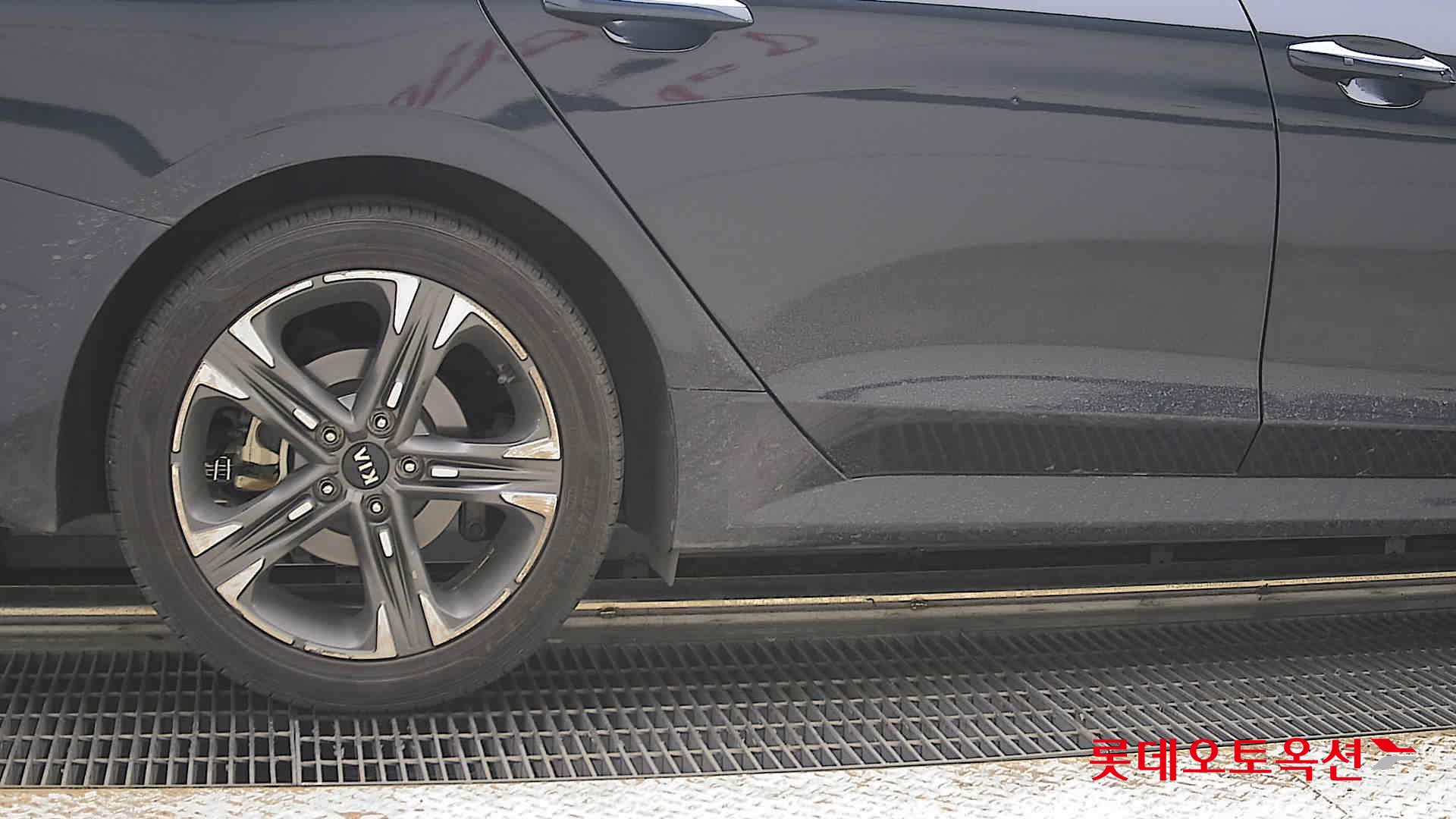 2021 - kia k5
