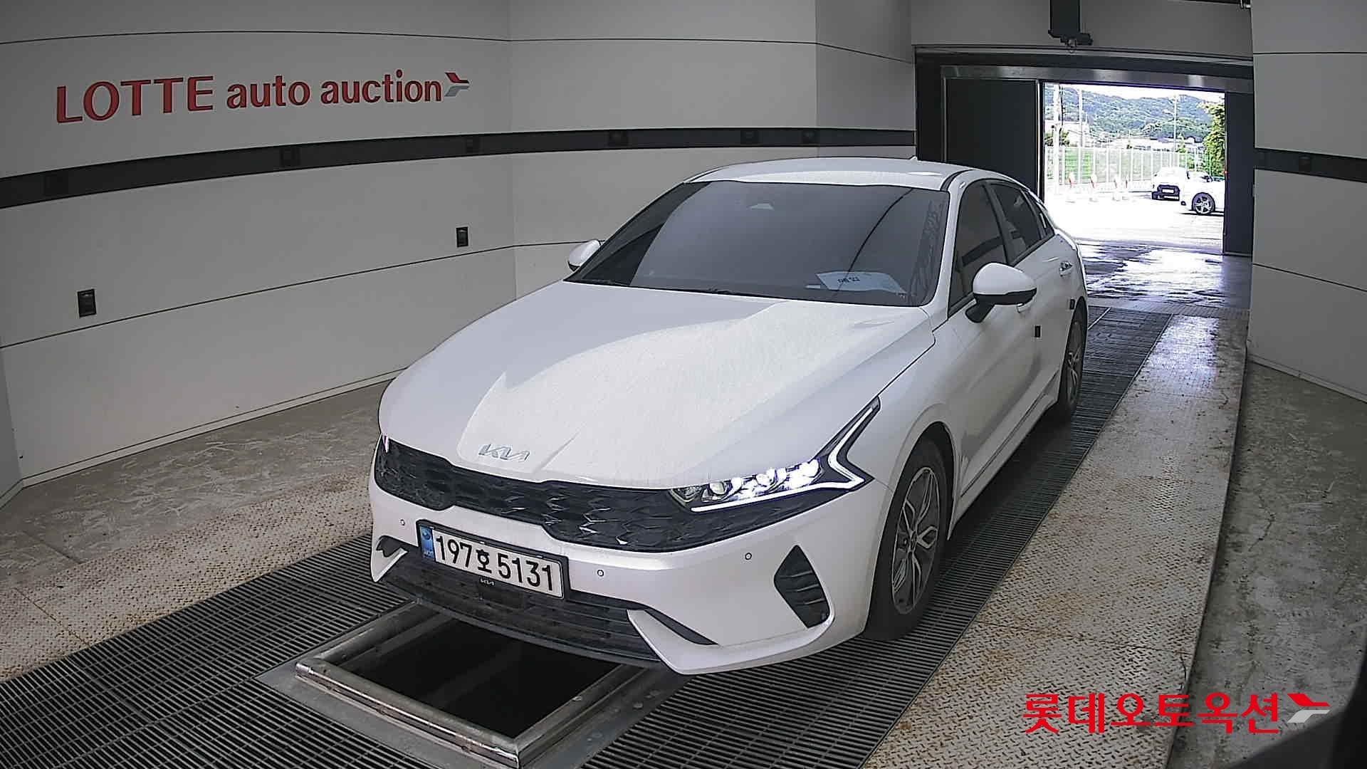 2022 - kia k5