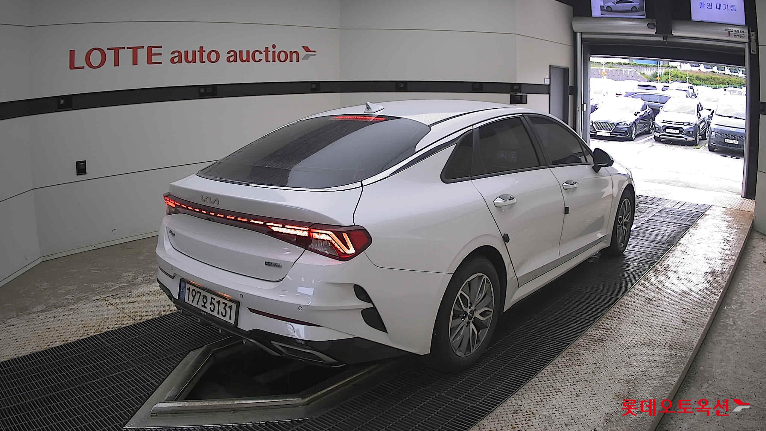 2022 - kia k5