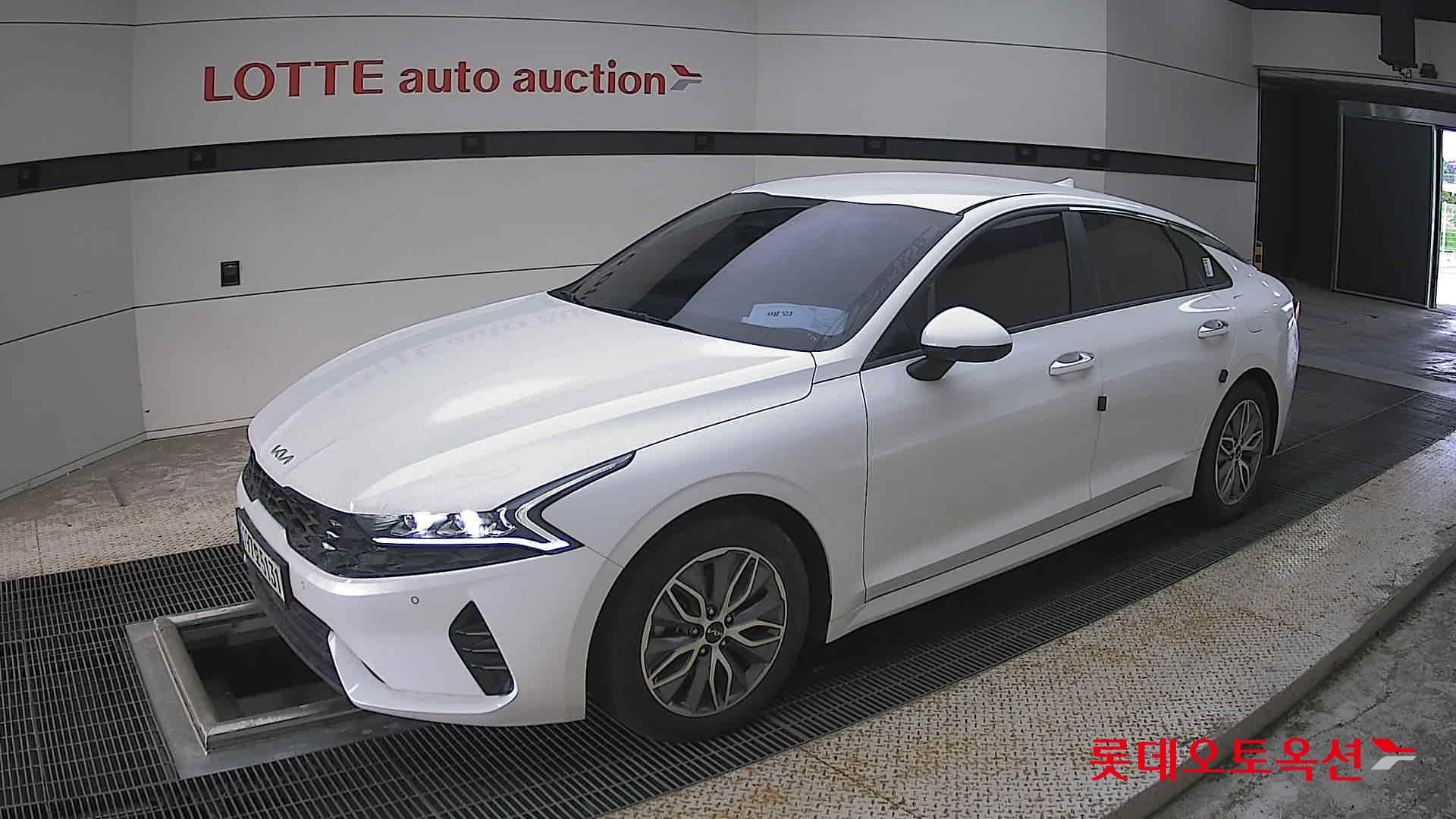 2022 - kia k5