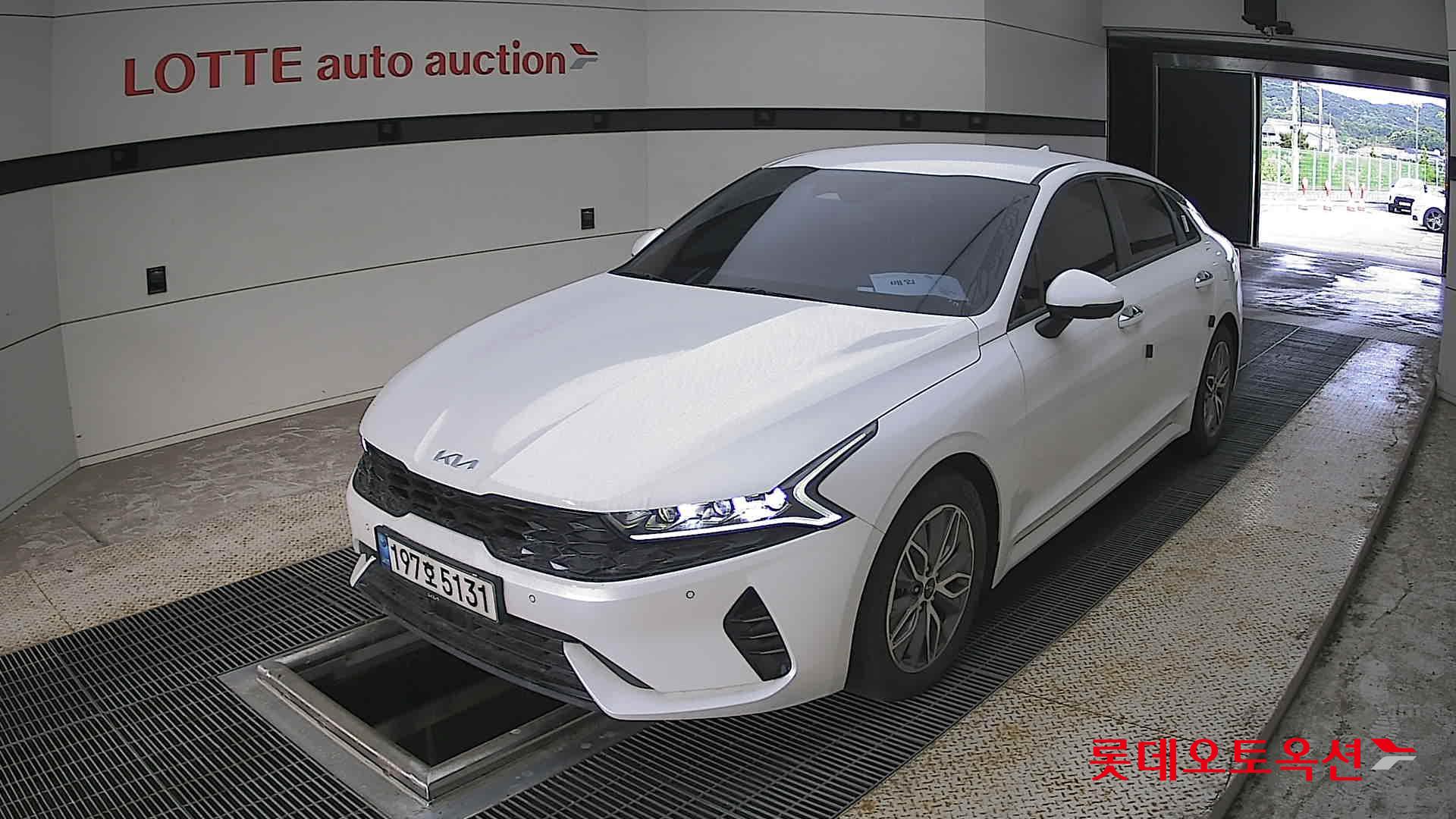 2022 - kia k5