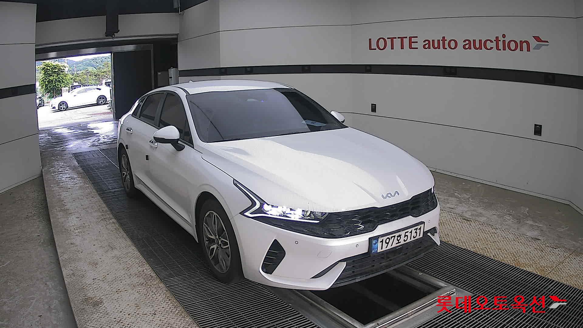 2022 - kia k5