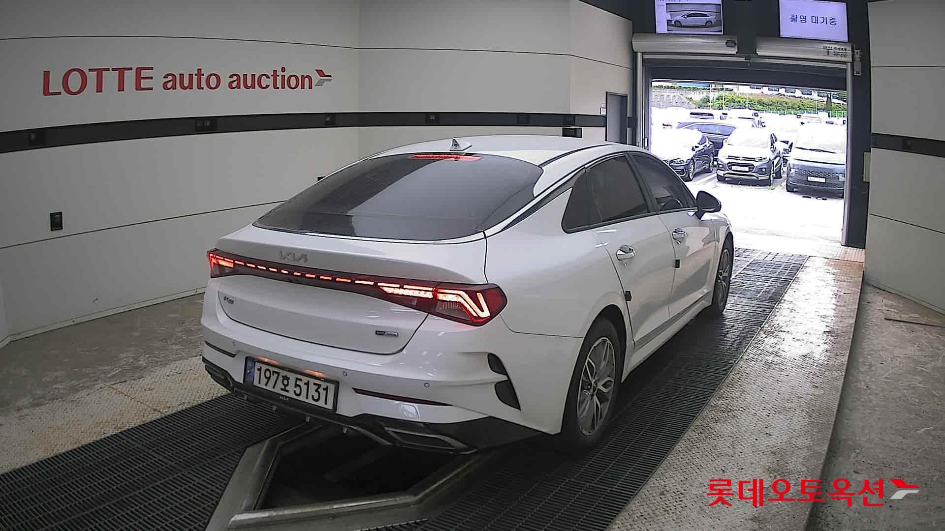 2022 - kia k5