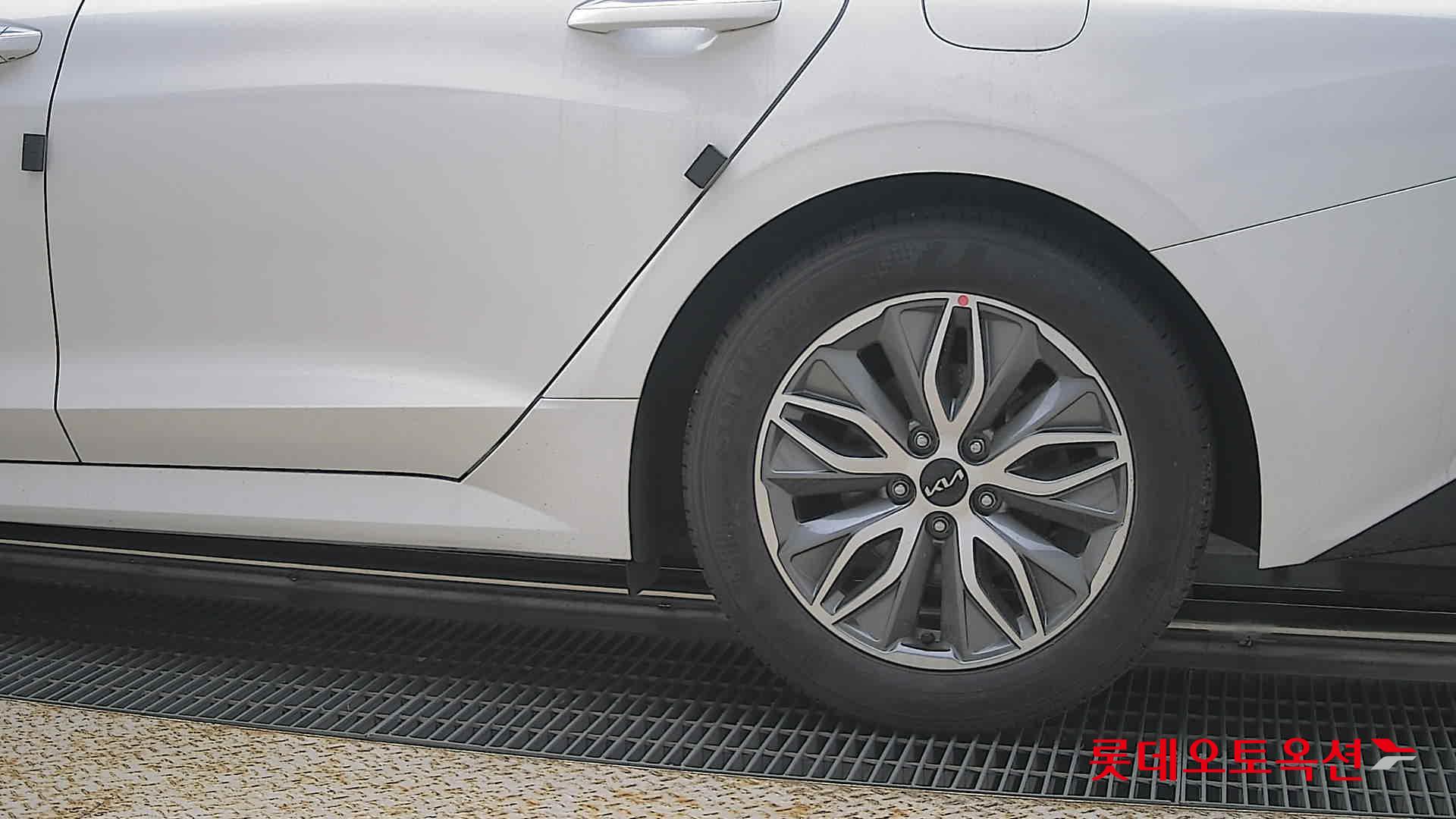 2022 - kia k5