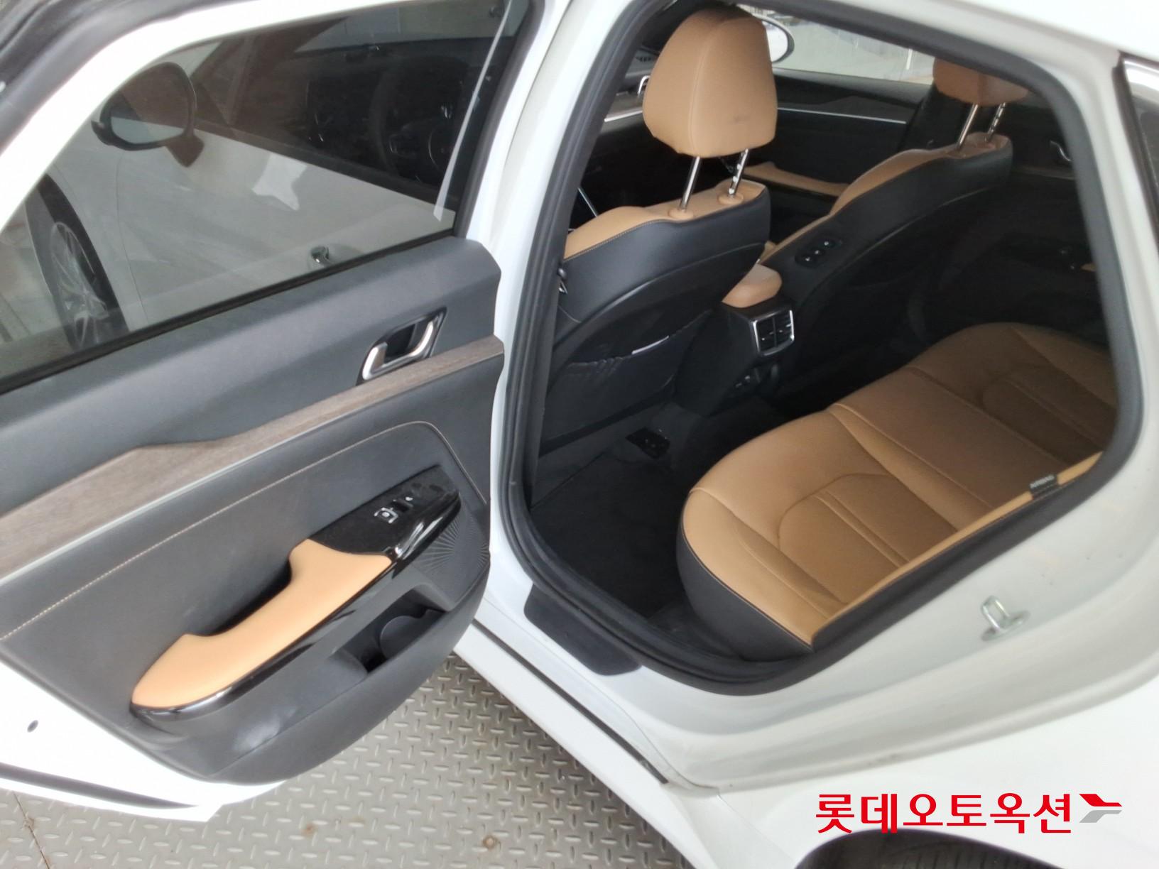 2022 - kia k5