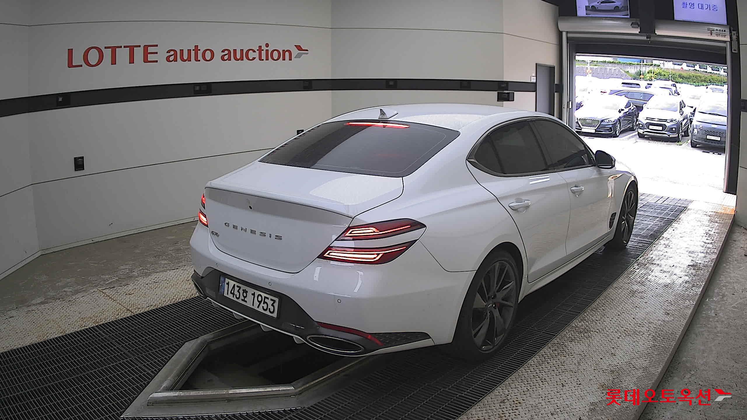 2022 - genesis g70