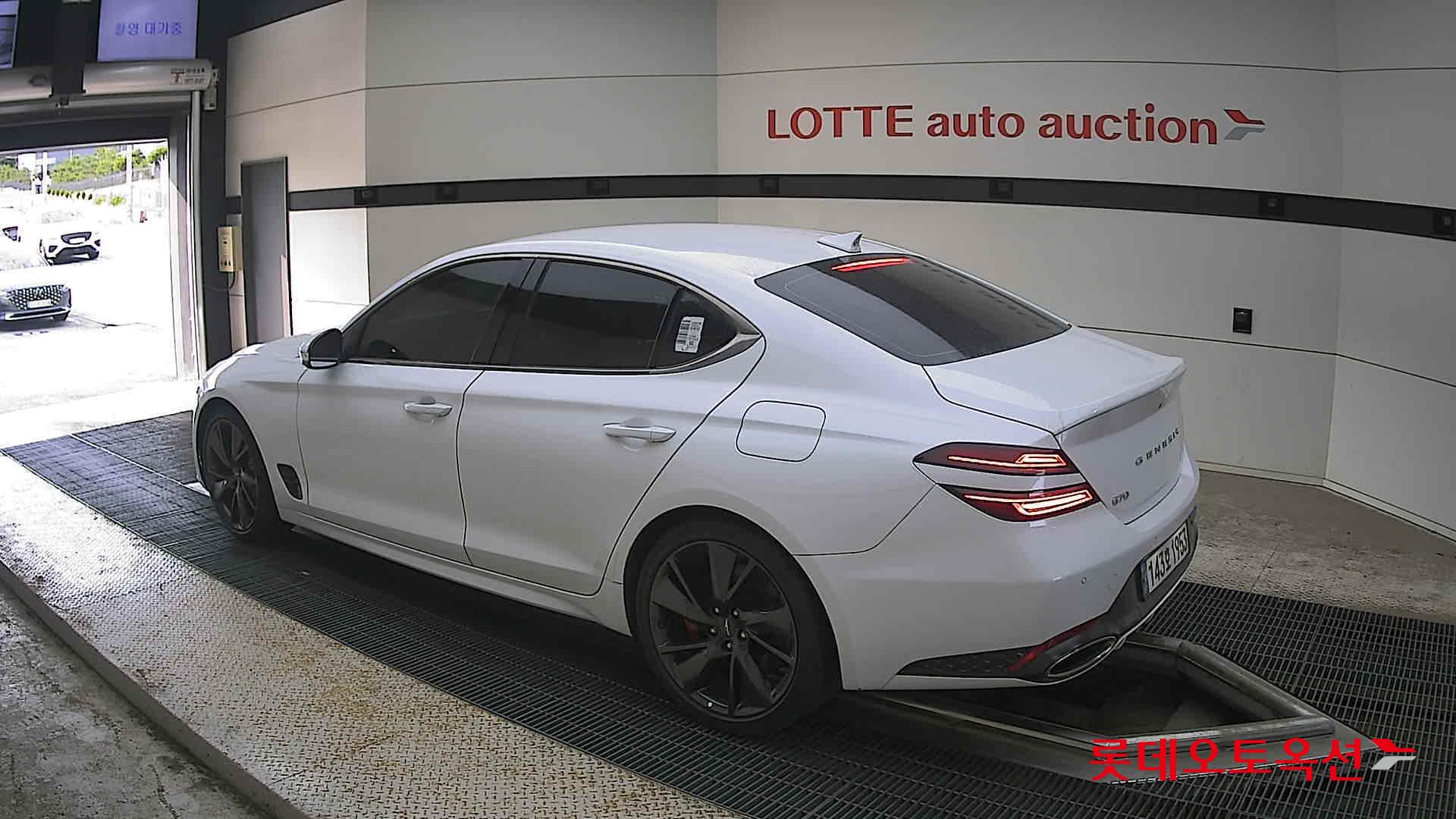 2022 - genesis g70