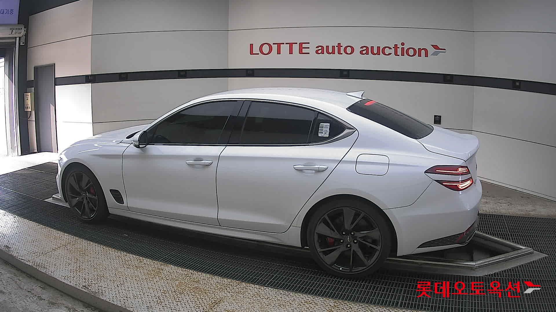 2022 - genesis g70