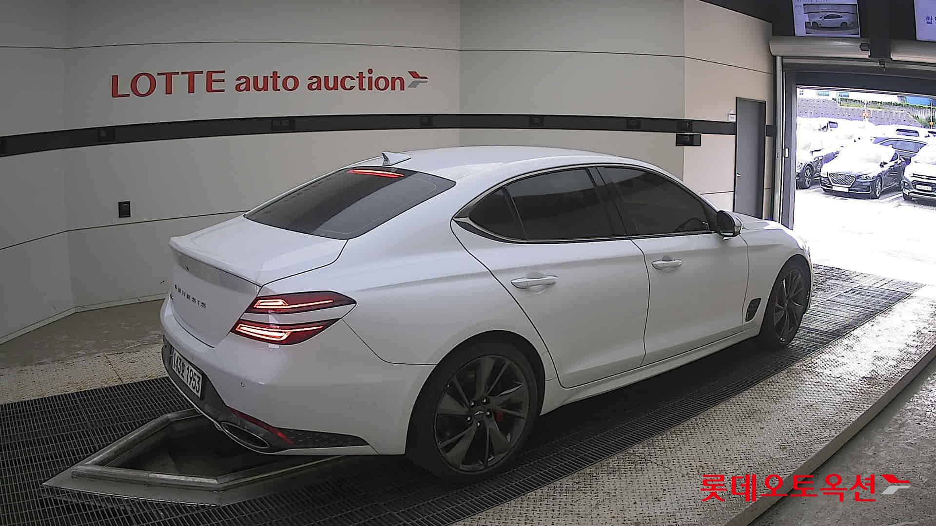 2022 - genesis g70