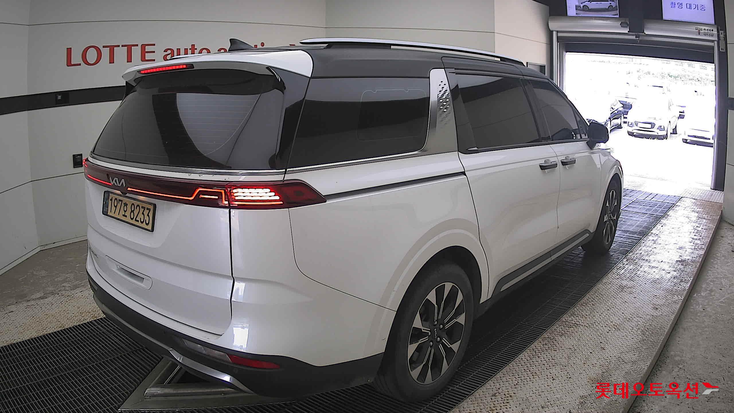 2023 - kia carnival