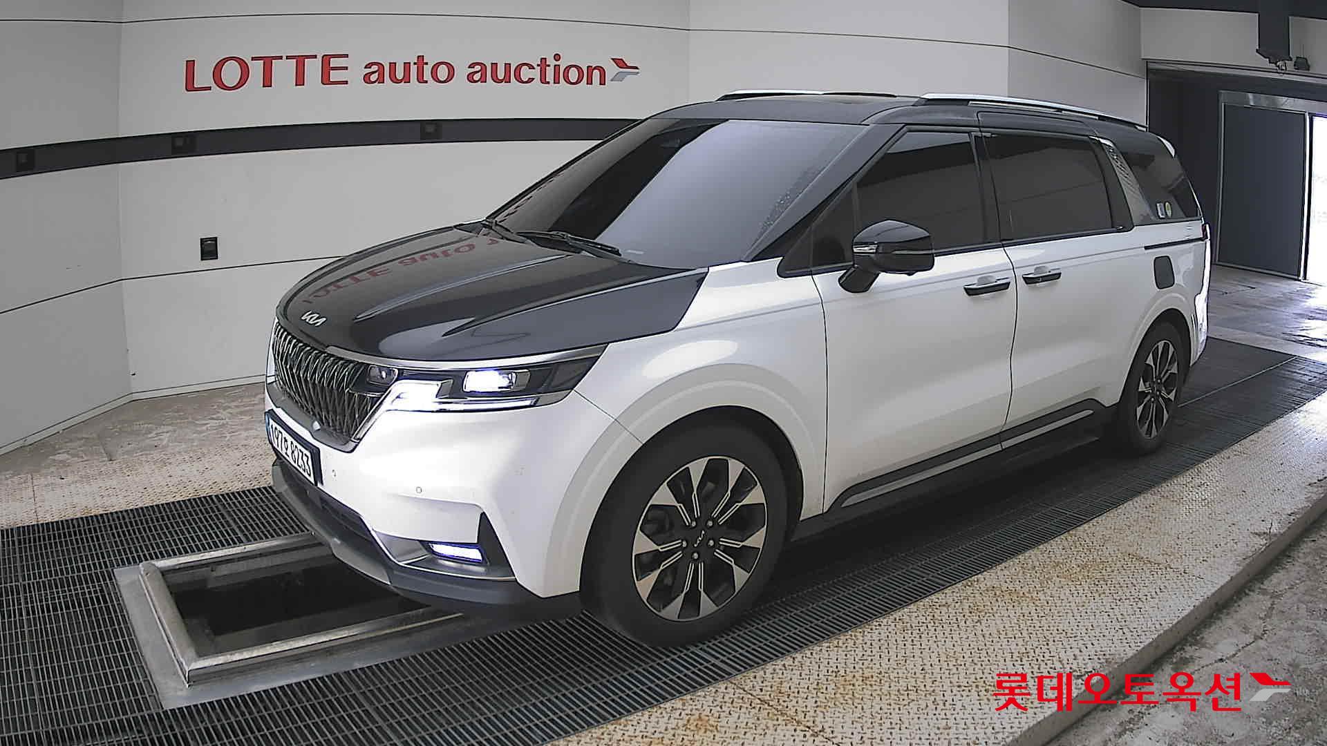 2023 - kia carnival