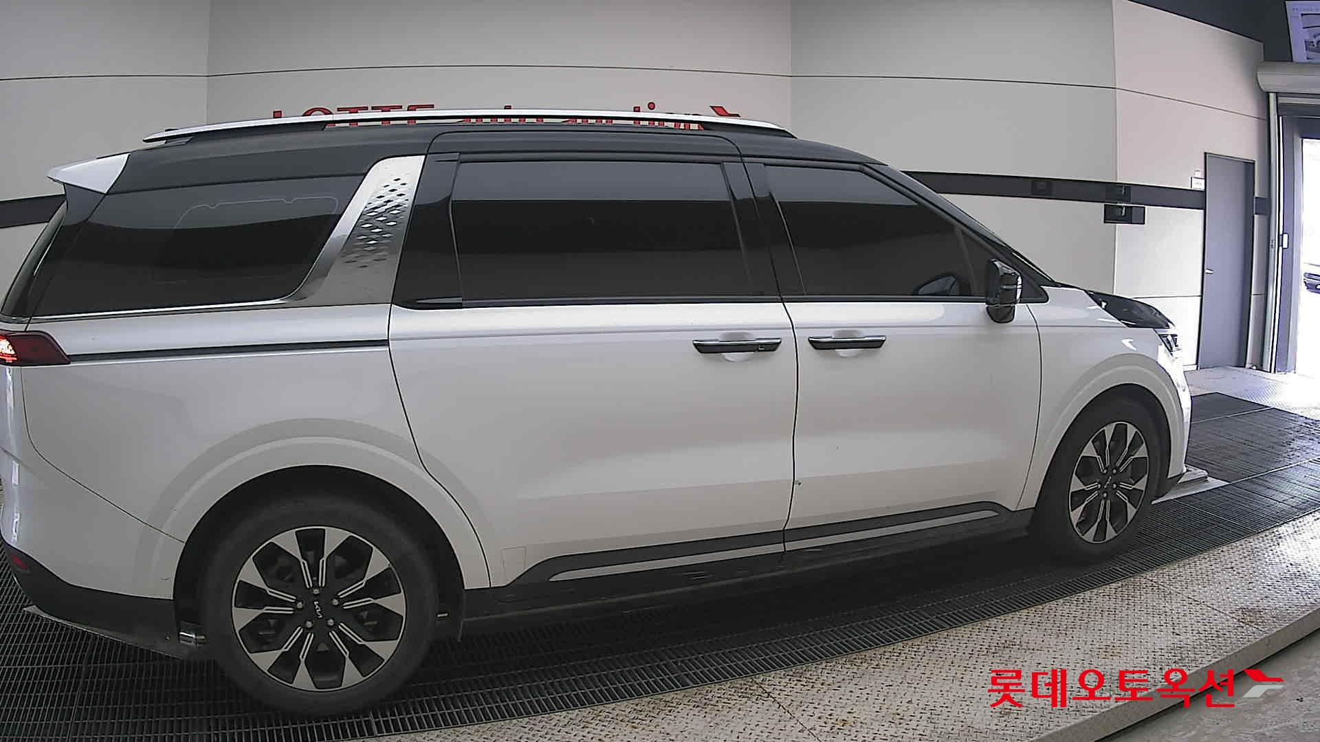 2023 - kia carnival