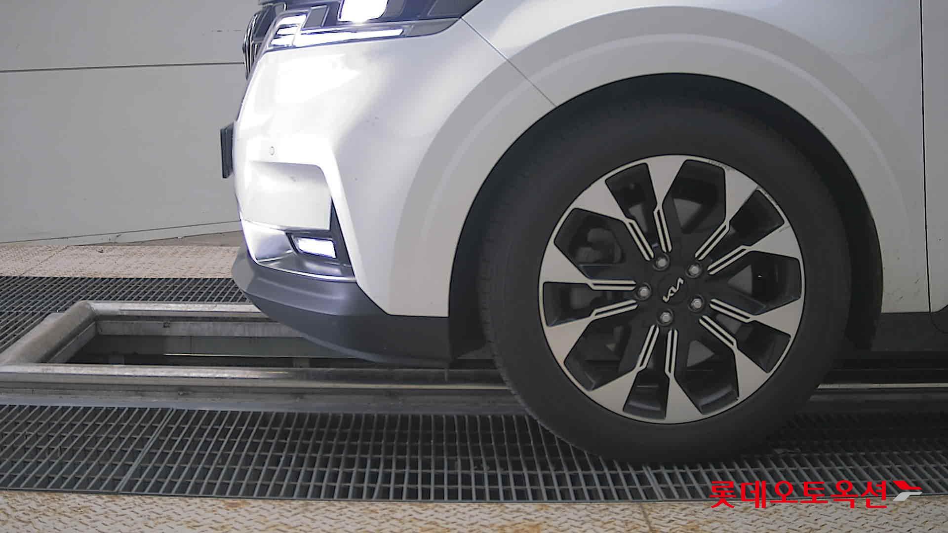 2023 - kia carnival