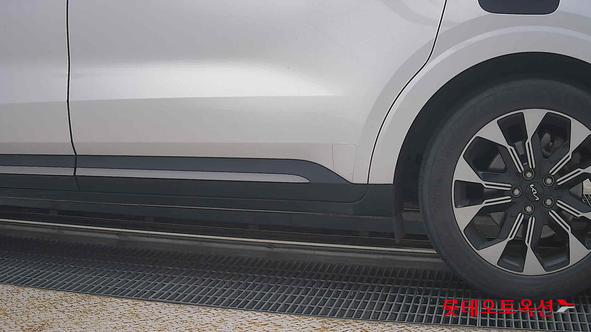 2023 - kia carnival