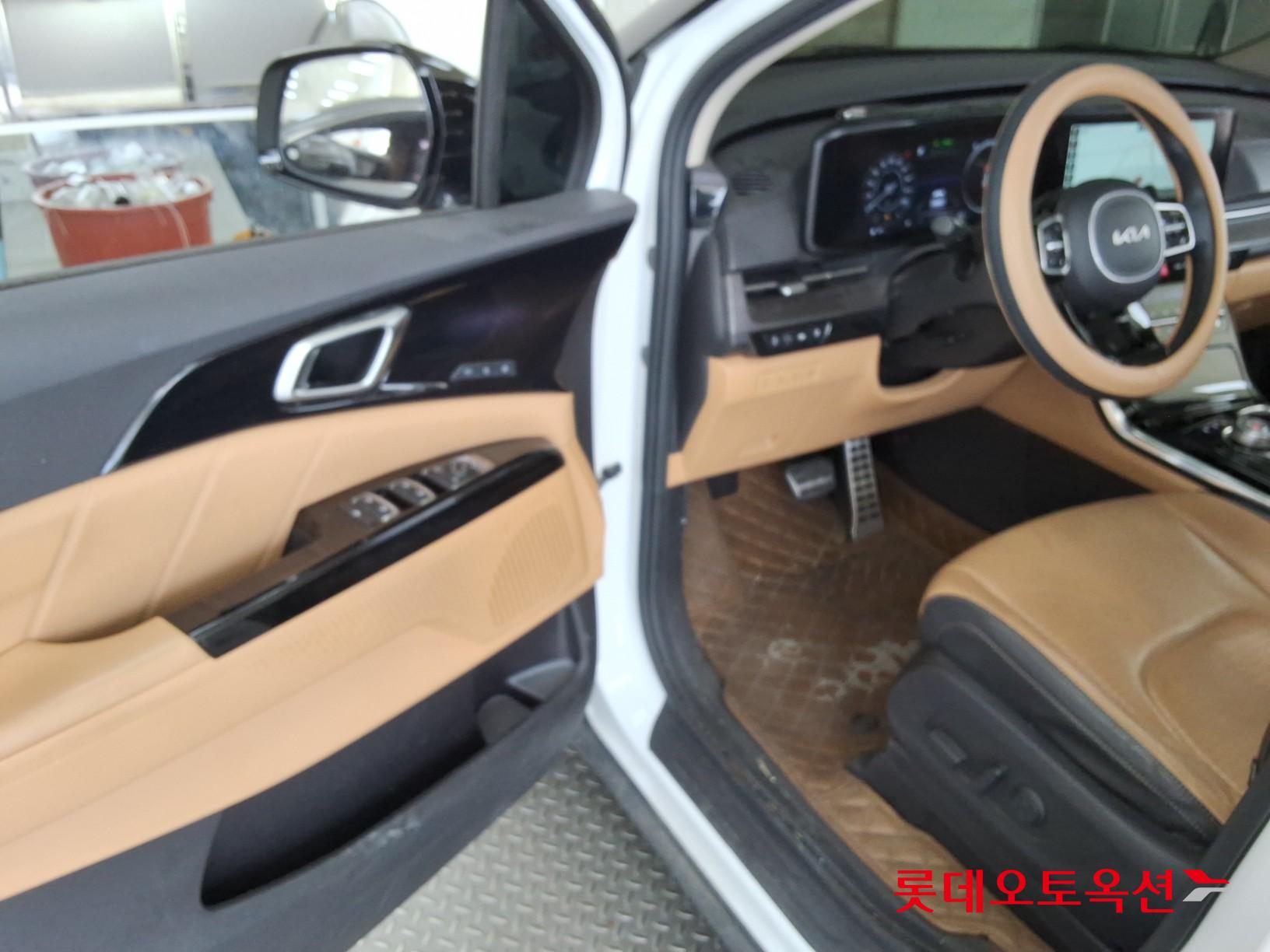 2023 - kia carnival